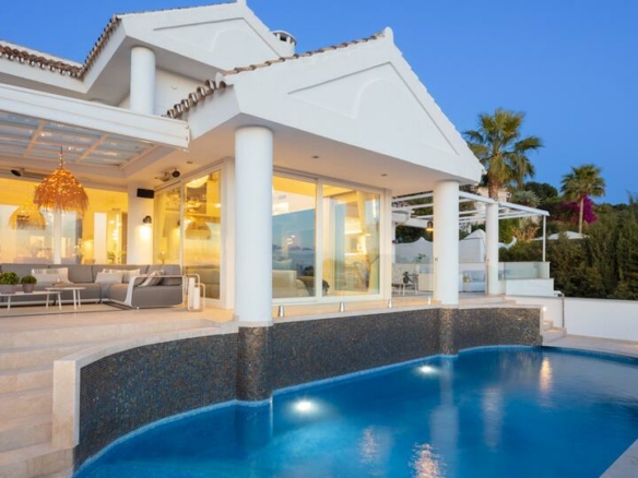 🏡 For Sale | Villa with Panoramic Views to the Sea, Gibraltar, and the African Coast 🌅