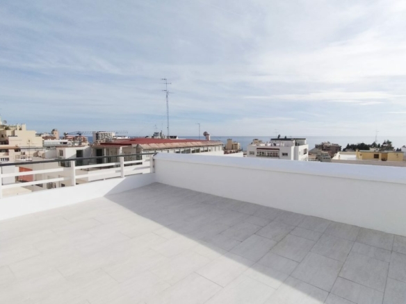 For Sale – Marbella town – 4B Penthouse – Sea Views  – Turnkey