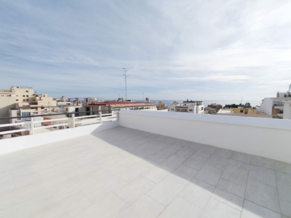 For Sale – Marbella town – 4B Penthouse – Sea Views  – Turnkey