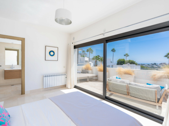 🏡 5B Villa For Sale – Gated -1st line Golf- ATALAYA GOLF, BENAHAVÍS!