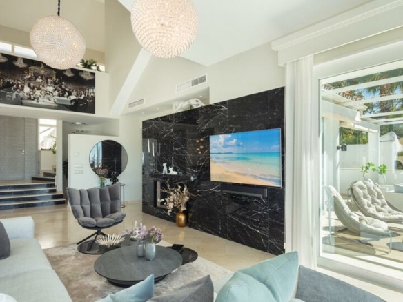 🏡 For Sale | Villa with Panoramic Views to the Sea, Gibraltar, and the African Coast 🌅
