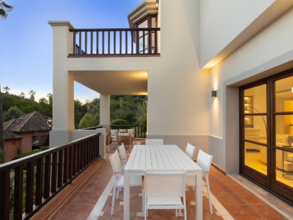 Turnkey 5-Bedroom Mediterranean House on Marbella’s Golden Mile: A Luxurious Retreat