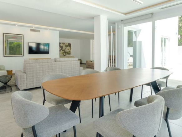🏡 For Sale | Renovated Villa in Nueva Andalucía with Rental Potential 🌟