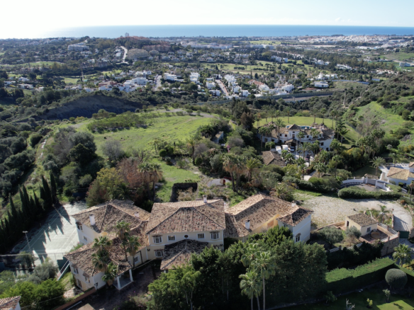 For Sale – Benahavis – Mansion & Guesthouse – 27000m2 Plot – Gated – Sea Views