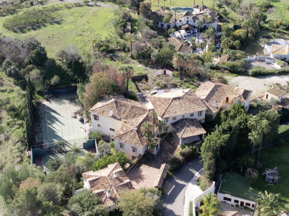 For Sale – Benahavis – Mansion & Guesthouse – 27000m2 Plot – Gated – Sea Views