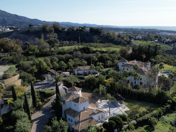 For Sale – Benahavis – Mansion & Guesthouse – 27000m2 Plot – Gated – Sea Views