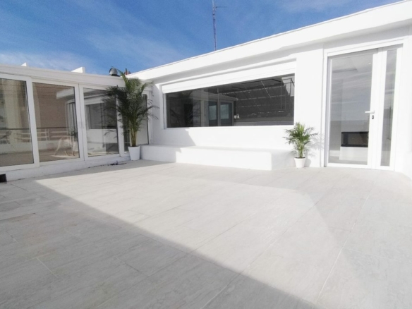 For Sale – Marbella town – 4B Penthouse – Sea Views  – Turnkey
