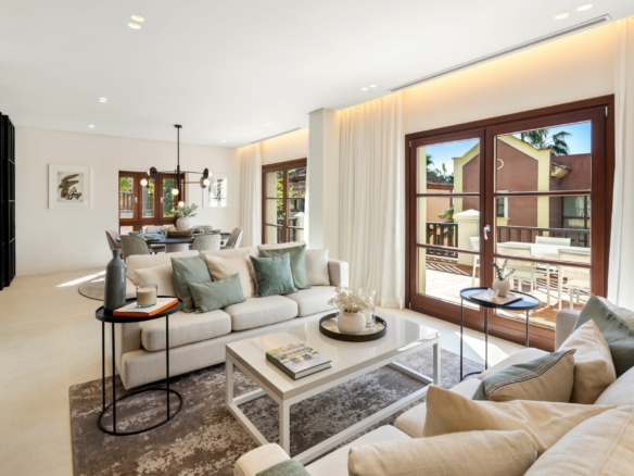 Turnkey 5-Bedroom Mediterranean House on Marbella’s Golden Mile: A Luxurious Retreat