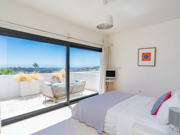 🏡 5B Villa For Sale – Gated -1st line Golf- ATALAYA GOLF, BENAHAVÍS!