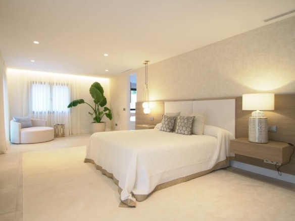 🏡 For Sale | Spectacular Renovated Villa in Nueva Andalucía