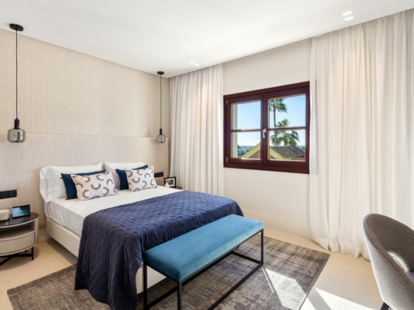 Turnkey 5-Bedroom Mediterranean House on Marbella’s Golden Mile: A Luxurious Retreat