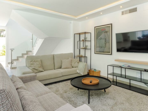 🏡 For Sale | Renovated Villa in Nueva Andalucía with Rental Potential 🌟