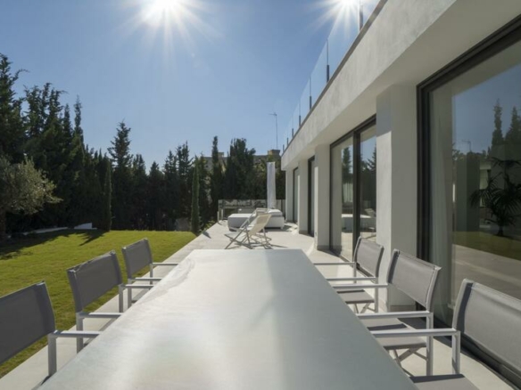 🏡 For Sale | Spectacular Renovated Villa in Nueva Andalucía