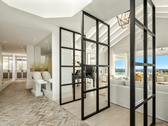 SOLD: Exclusive Retreat in La Cerquilla, Nueva Andalucia 🌅🏡🌺 Sea Views – Turnkey