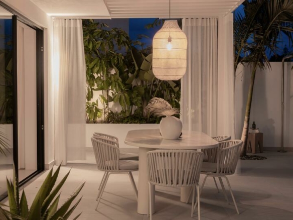 🏡 For Sale | Renovated Scandinavian Style Villa in Puerto Banús, Marbella 🌴