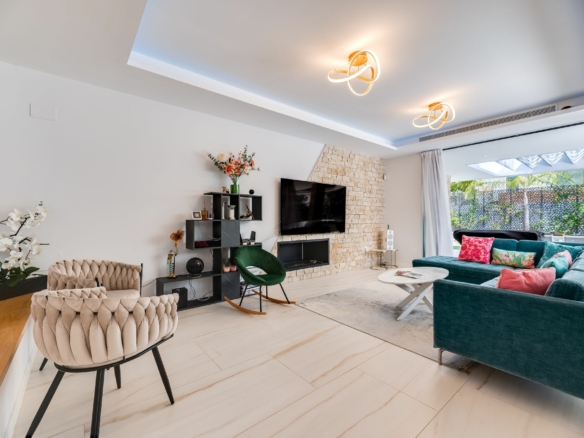 For sale – Nueva Andalucía 🌴 5B Modern villa – Turnkey