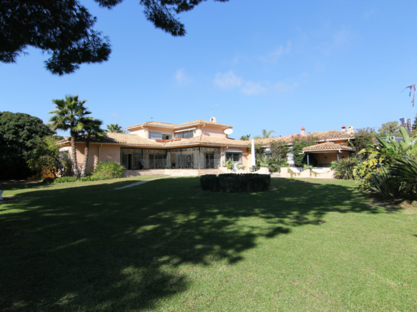 Paraiso Alto – 5B Luxury villa for sale – Sea Views