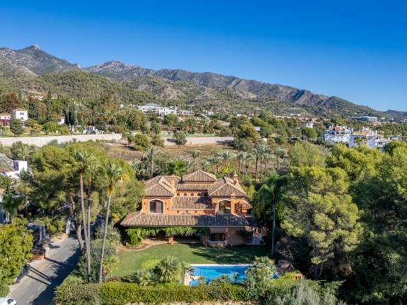 For Sale – Golden Mile – 5 Bed Mansion 🏡 – Beautiful Area 🌳 – Near Facilities 🏙️