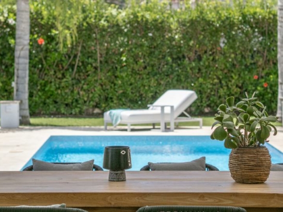 🌟 For Sale: Contemporary Style Villa Near Casasola Beach! 🏡🌊
