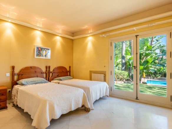🏡 For Sale | Opportunity: Villa in Río Real Golf 🌅