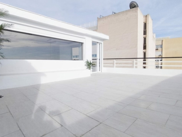For Sale – Marbella town – 4B Penthouse – Sea Views  – Turnkey