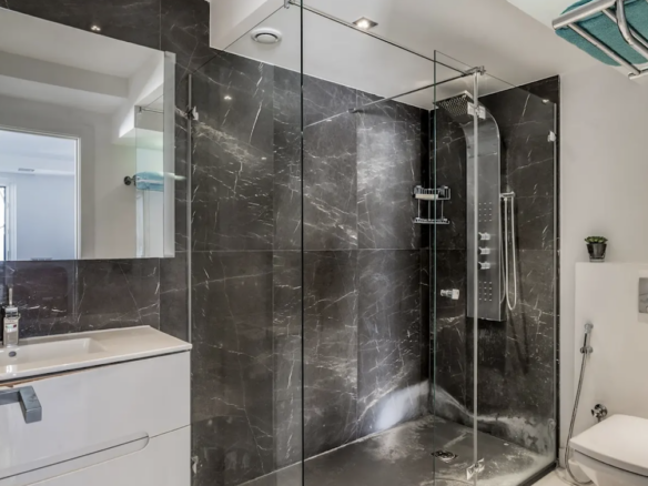 For sale 🏡 9B Modern Villa in Nueva Andalucía, Marbella 🌴