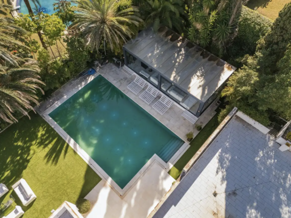 For sale 🏡 9B Modern Villa in Nueva Andalucía, Marbella 🌴