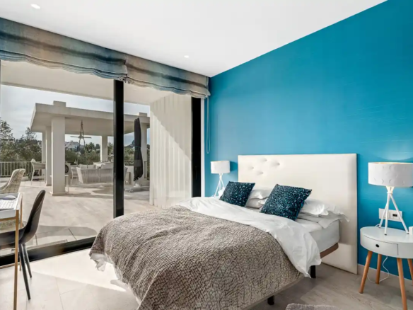 For sale 🏡 Nueva Andalucía – 5B Modern Villa – Gated – Central