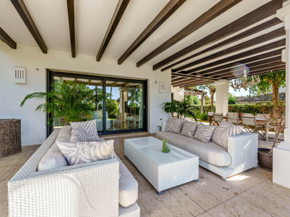 For sale 🌟 Villa Lomas de  Marbella 5B Modern villa – Gated – Tropical Garden