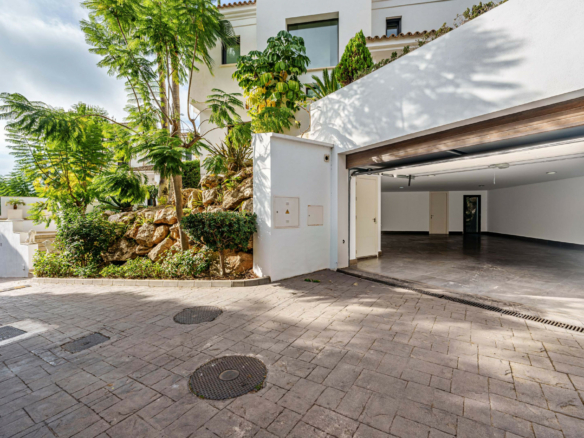 For sale 🌟 Villa Lomas de  Marbella 5B Modern villa – Gated – Tropical Garden