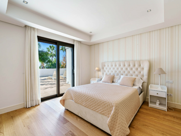 For sale 🌟 Villa Lomas de  Marbella 5B Modern villa – Gated – Tropical Garden