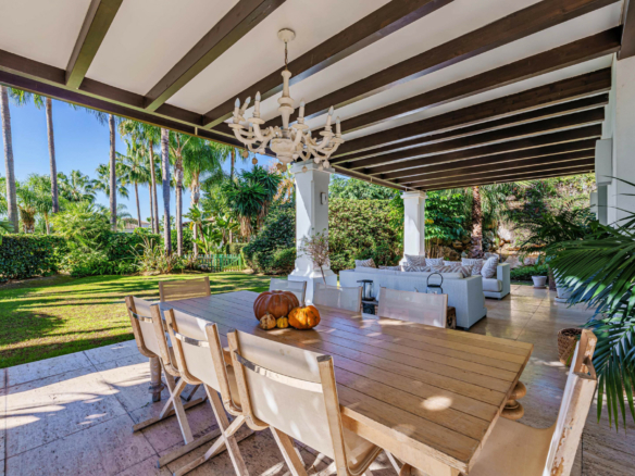 For sale 🌟 Villa Lomas de  Marbella 5B Modern villa – Gated – Tropical Garden