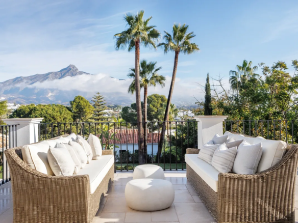 Nueva Andalucia – 5B Andalucian Villa -Turnkey