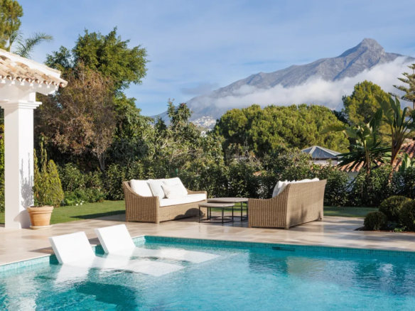 Nueva Andalucia – 5B Andalucian Villa -Turnkey