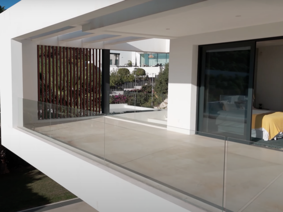 Nueva Andalucia – Modern 5B Villa – Gated – Turnkey
