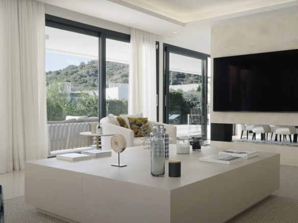 Nueva Andalucia – Modern 5B Villa – Gated – Turnkey