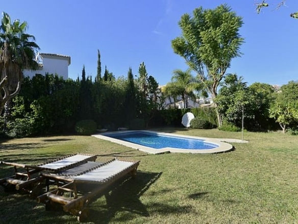 🏡 Stunning 4-Bedroom Villa in Nueva Andalucía 🌅