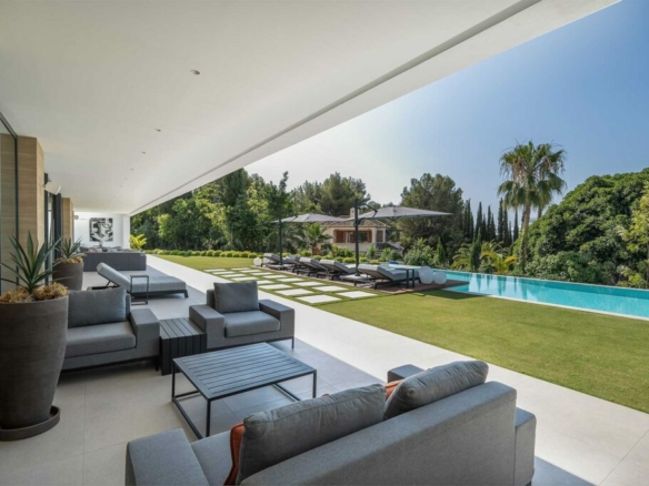 Sierra Blanca – Modern 7B Dream Villa for rent – Sea Views – Gated