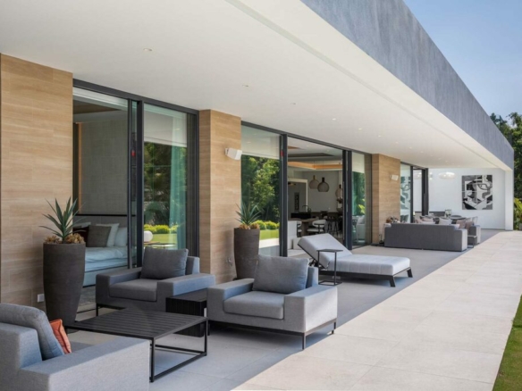 Sierra Blanca – Modern 7B Dream Villa for rent – Sea Views – Gated