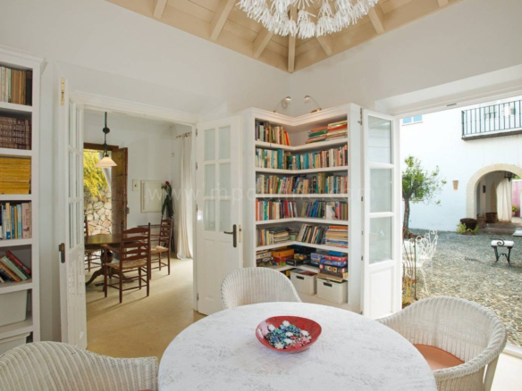 Great deal – Benahavis – Farm House Style Home