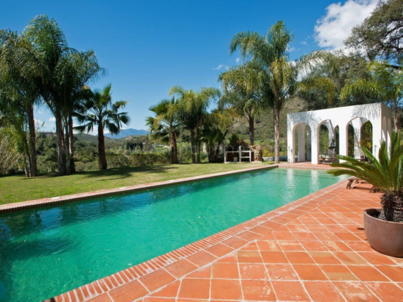 Great deal – Benahavis – Farm House Style Home