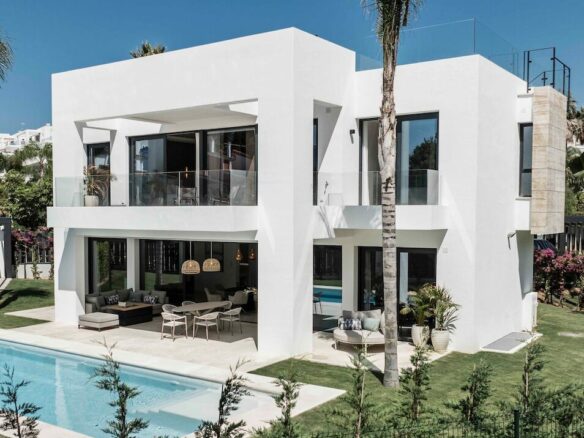 For sale  – New Golden Mile – 2 Modern Villas – Golf & Country Club 🌟