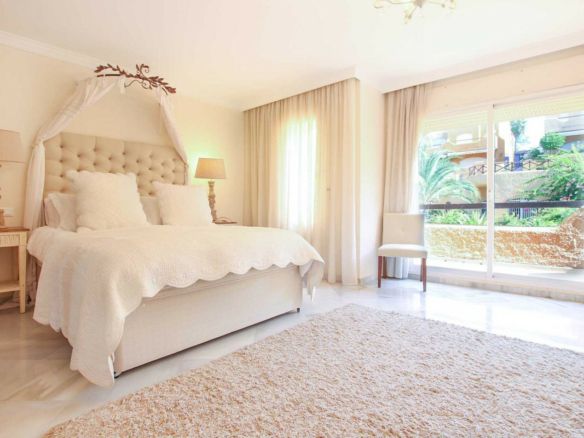 🏠 For Sale: 3-Bedroom Townhouse in Marbella Center