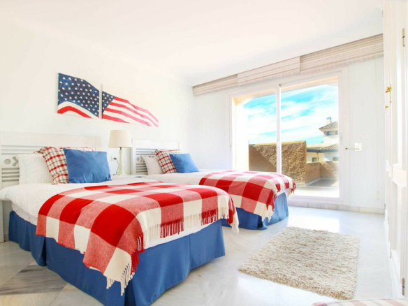 🏠 For Sale: 3-Bedroom Townhouse in Marbella Center