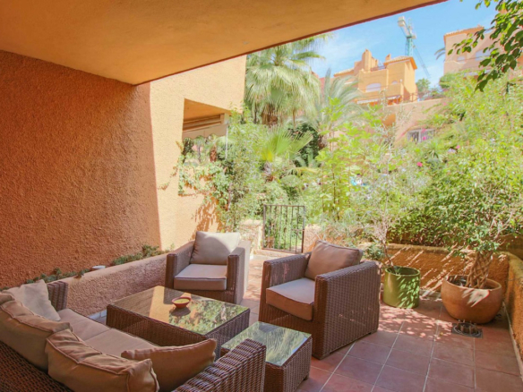 🏠 For Sale: 3-Bedroom Townhouse in Marbella Center