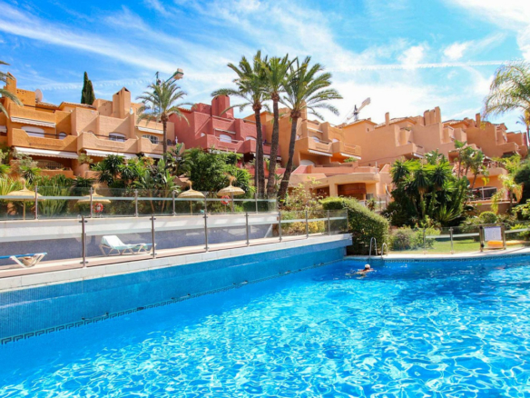 🏠 For Sale: 3-Bedroom Townhouse in Marbella Center