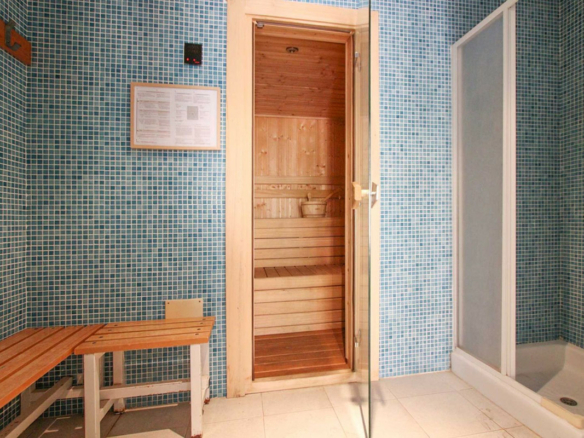 🏠 For Sale: 3-Bedroom Townhouse in Marbella Center