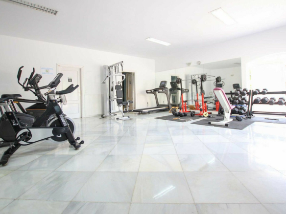 🏠 For Sale: 3-Bedroom Townhouse in Marbella Center