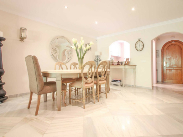 🏠 For Sale: 3-Bedroom Townhouse in Marbella Center