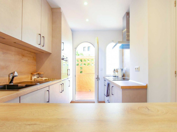 🏠 For Sale: 3-Bedroom Townhouse in Marbella Center